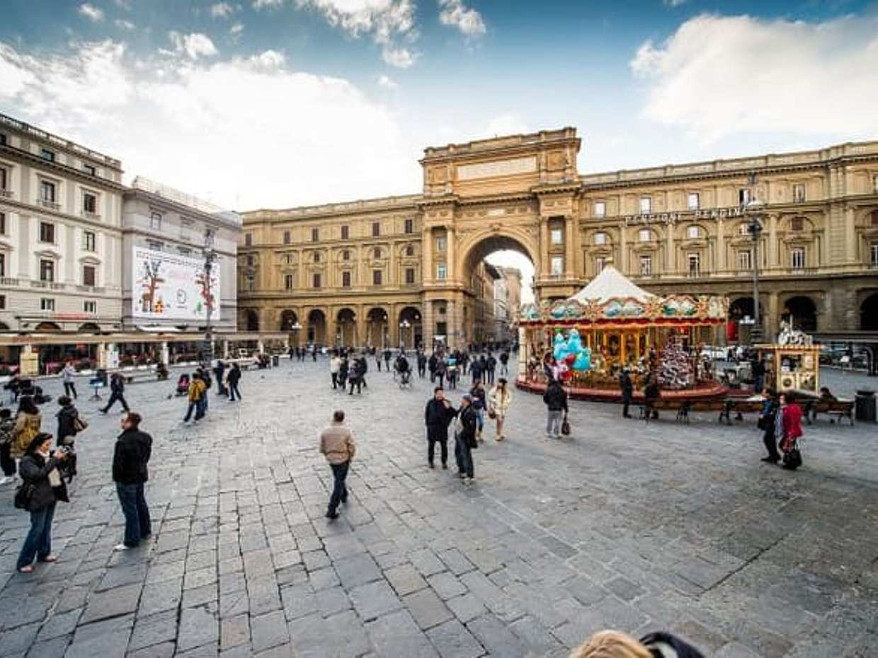 Best of Florence: Walking Tour & Uffizi Gallery Audio Guided Visit led by Tour Leader, photo 3