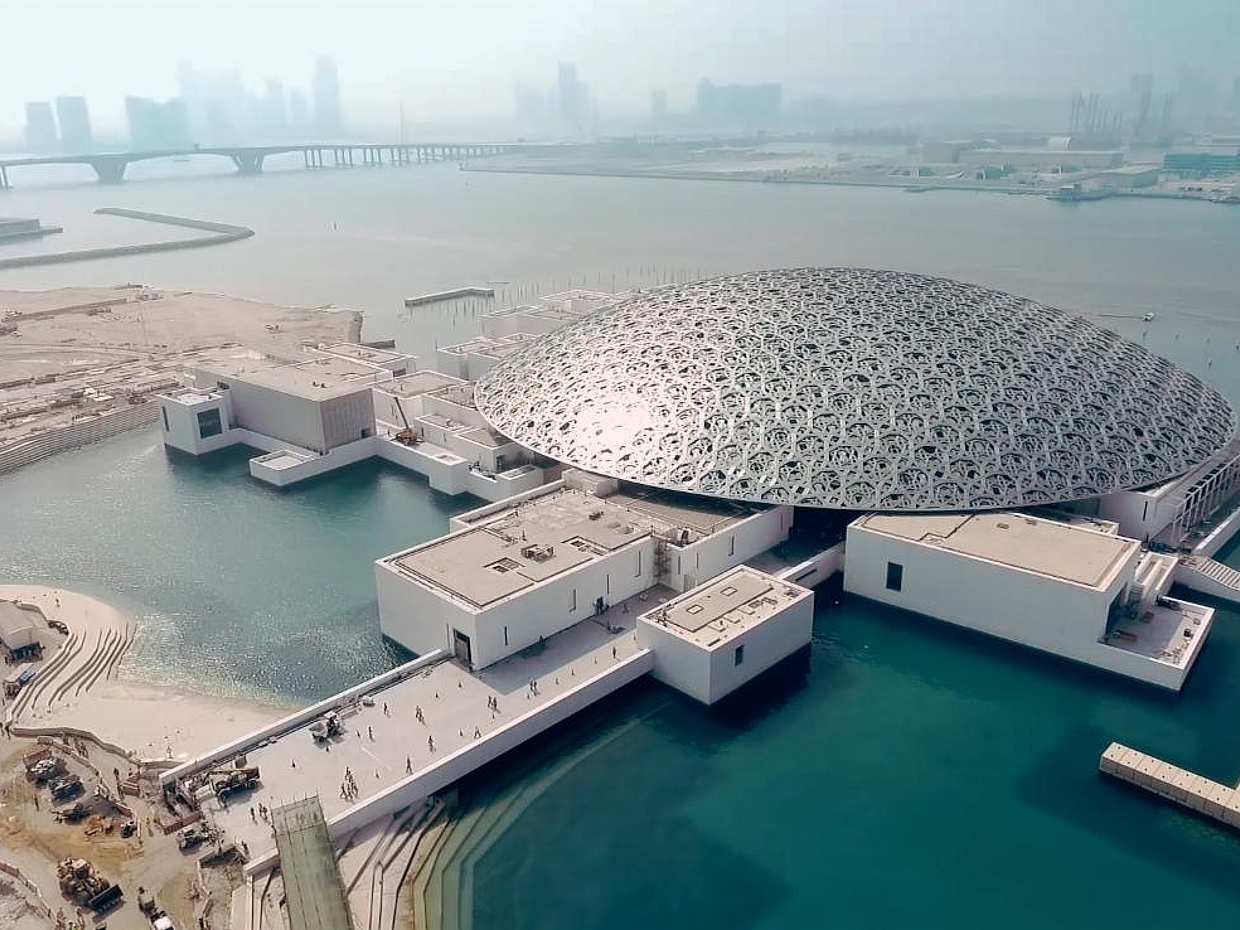 Abu Dhabi City Tour - Grand Mosque and Louvre Museum with Private Transfers in United Arab Emirates, Dubai, photo 4