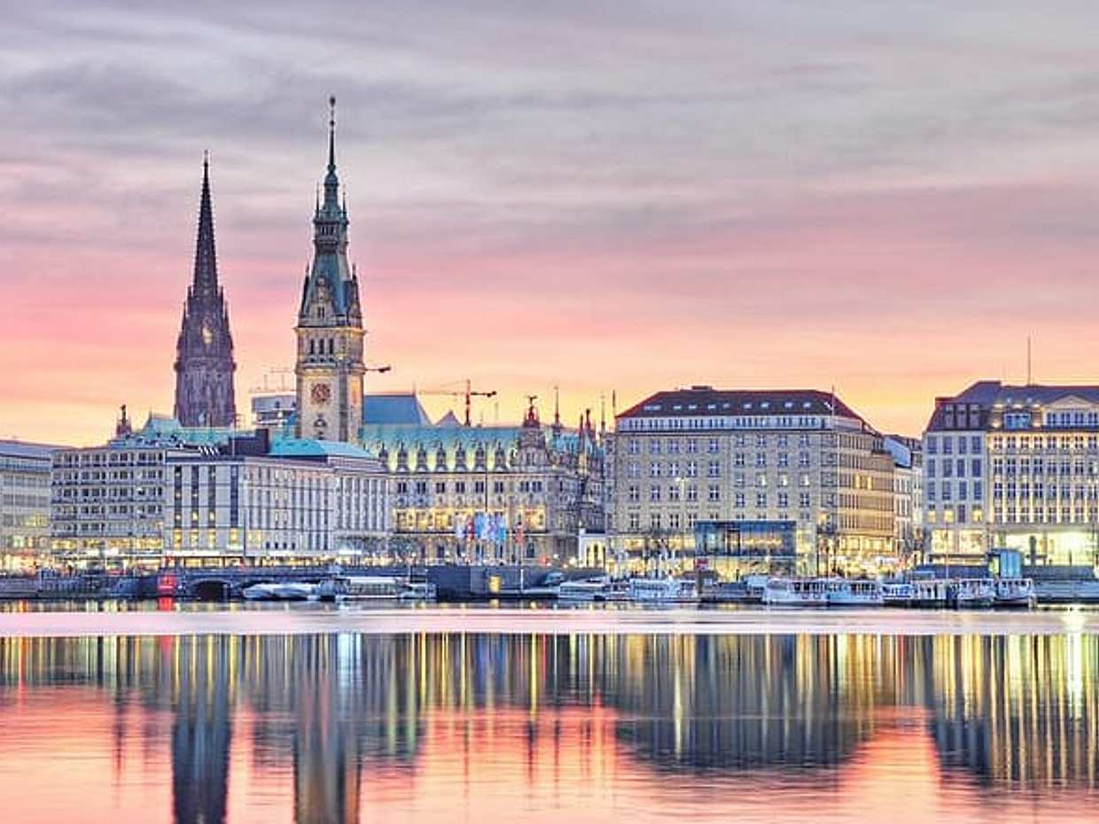 Privé directe transfer van Amsterdam naar Hamburg in Nederland
