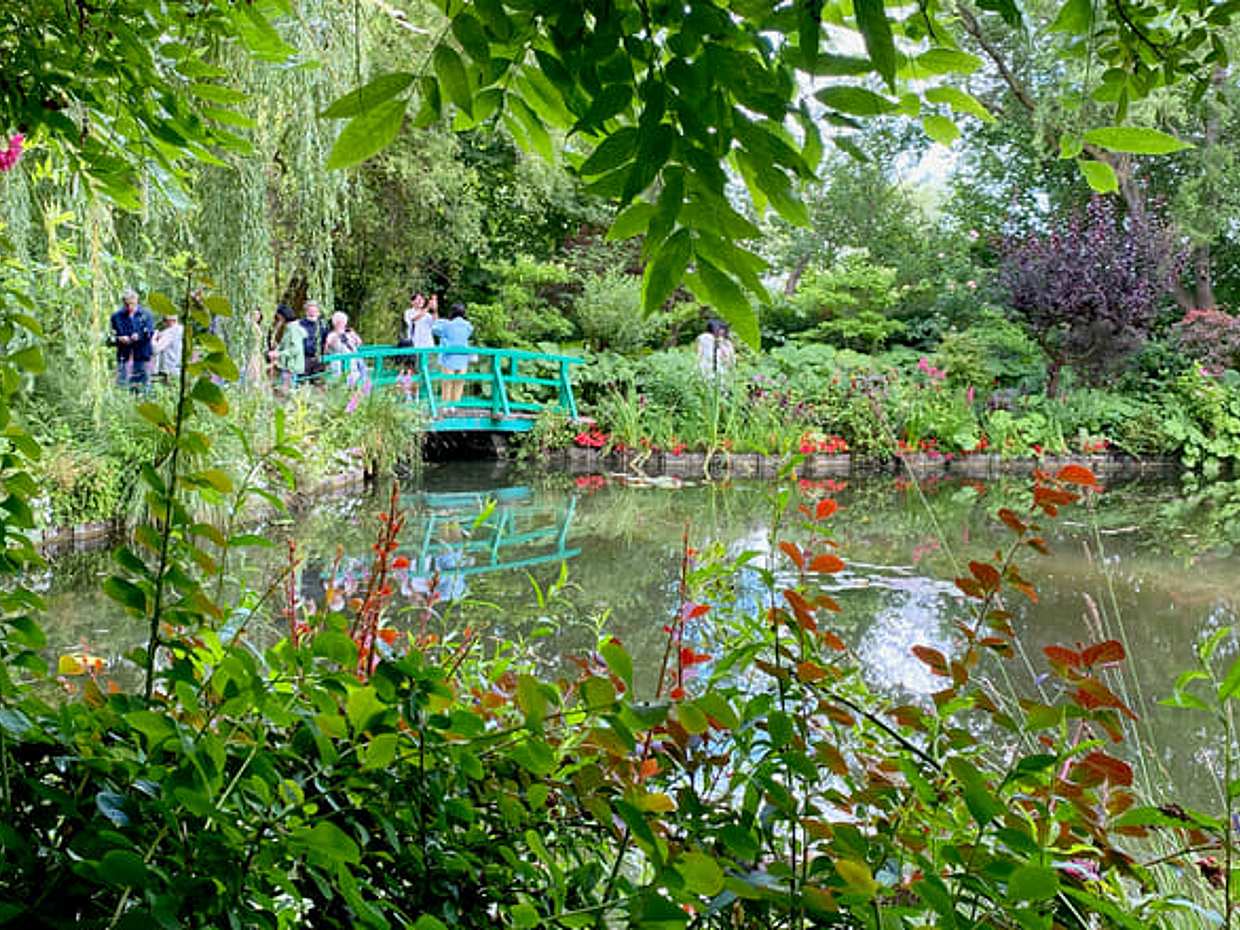 Private Giverny Versailles Trianon Trip from Paris with Lunch.