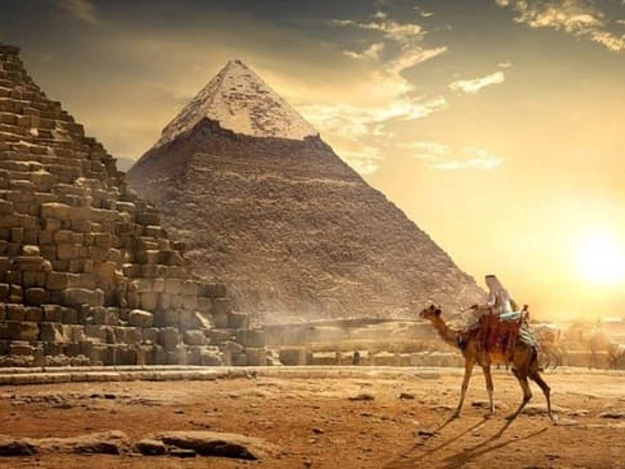 Day Tour to Giza Pyramids and the Egyptian Museum