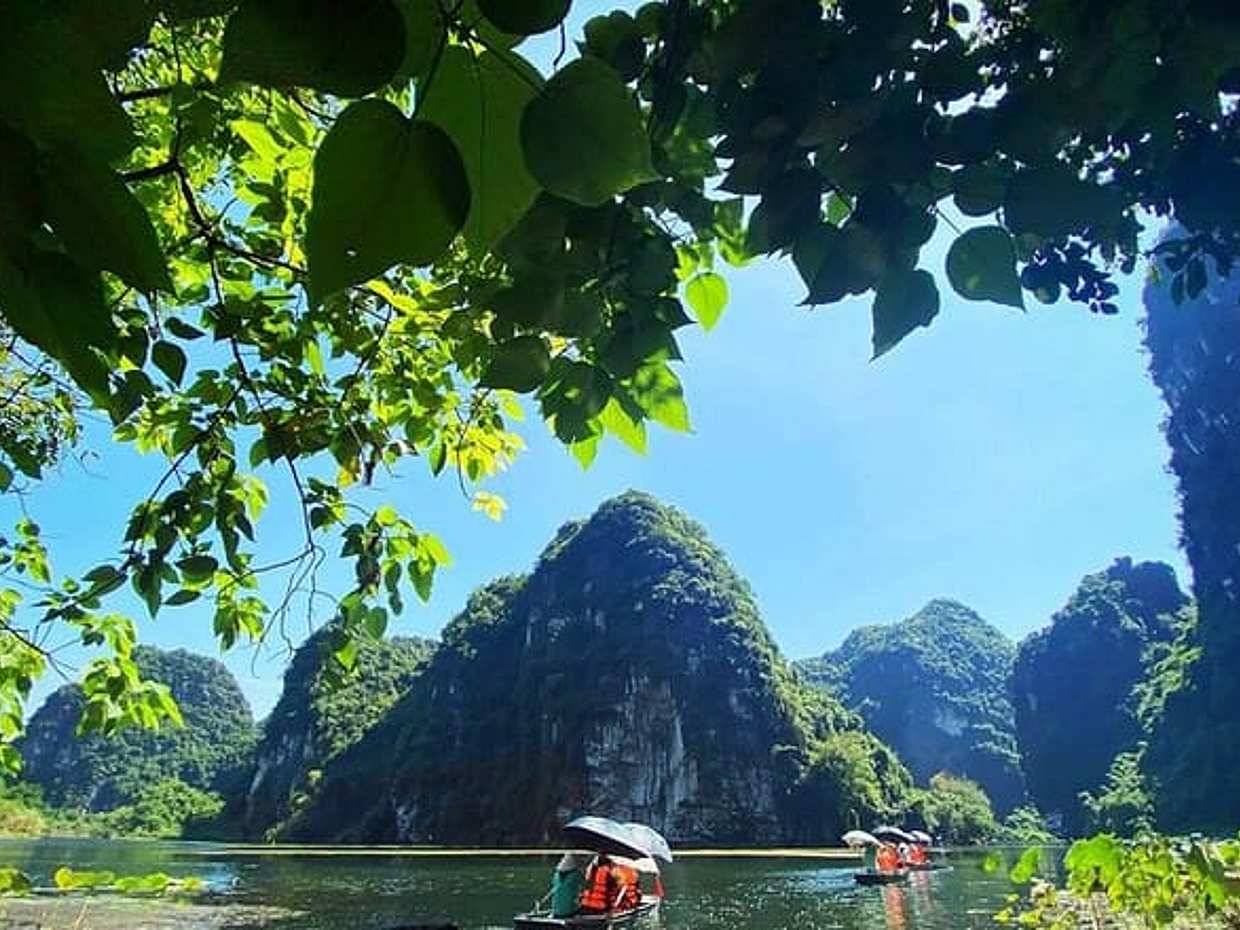 From Hanoi: Ninh Binh 1 Day Tour To Visit Bai Dinh & Trang An