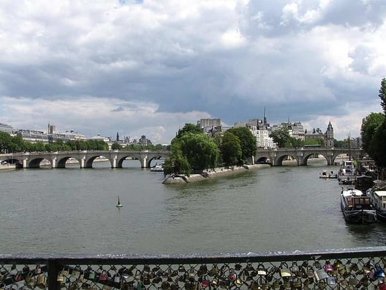 Paris - Historic Guided Walking tour