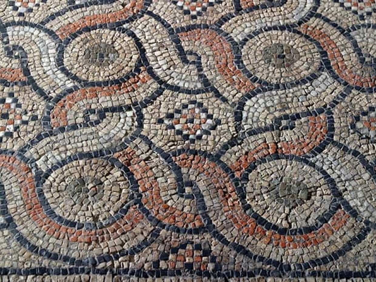 Ravenna: Visit the "Domus of Stone Mosaics" Archaeological Site, photo 5