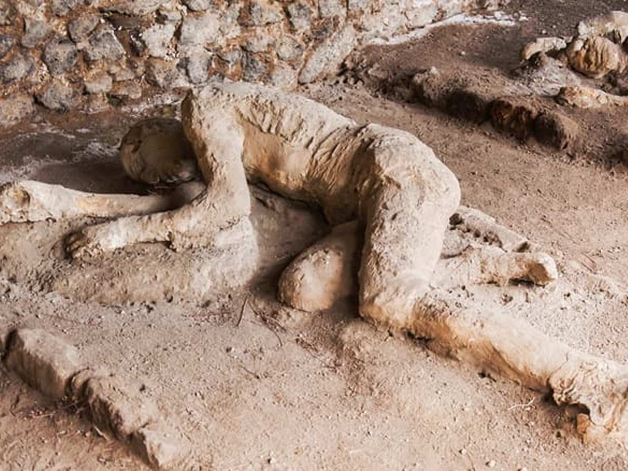 "رحلة إلى عالم روما القديمة - تجربة المشي المصحوبة بمرشد في إيطاليا، بومبي"
