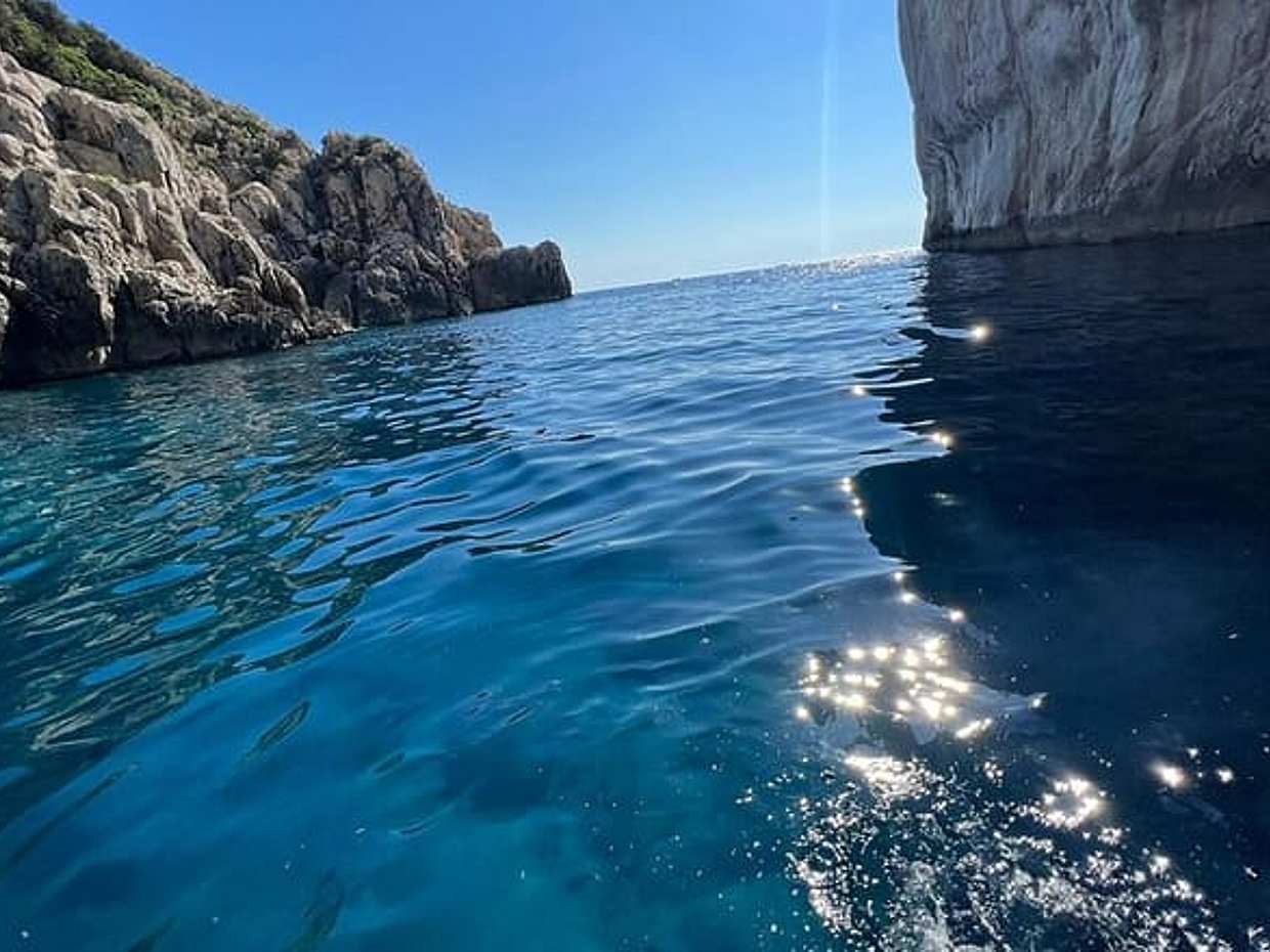 3 Stunden komfortable Capri Privattour mit dem Boot in Italien, Marina Grande, photo 3