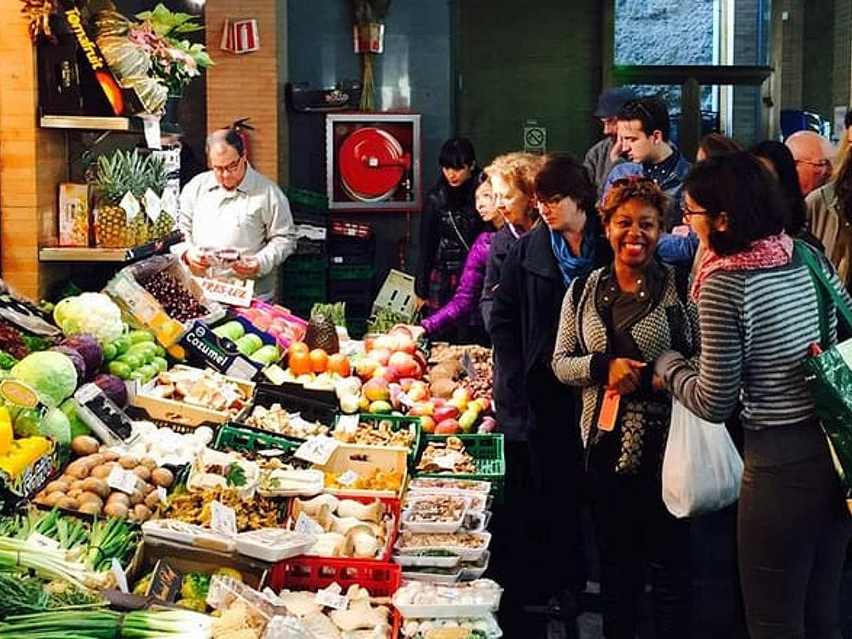 "Sevilla: Tour a pie por el mercado de Triana con guía local en España", photo 3