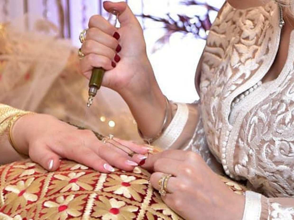 Traditionele Marokkaanse Henna Ervaring in Tanger in Marokko, طنجة