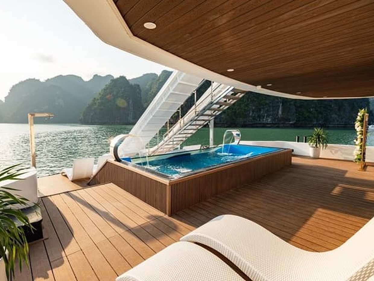 HERA Luxury Day Cruise Halong Bay & Lan Ha Bay From The Harbour, Vietnam, photo 4