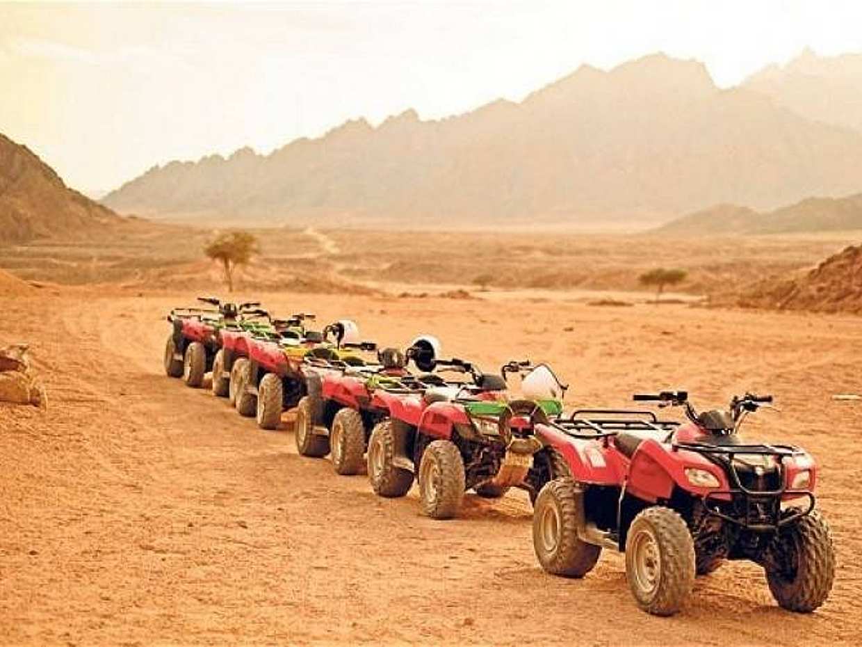 Excursión de safari por el desierto en quad en Hurgada, Egipto, Quad Station.
