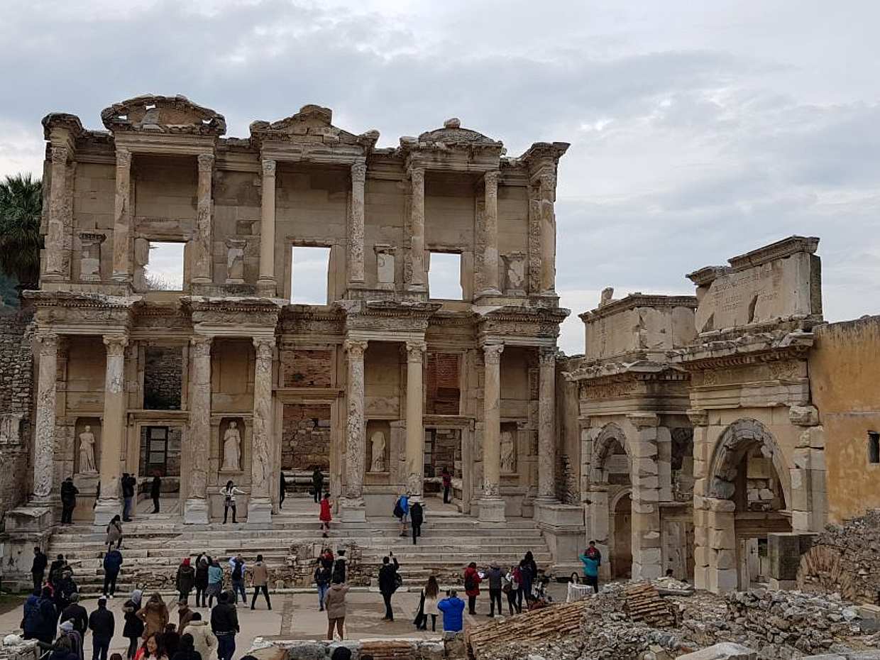 From Kusadasi or Selcuk: Ephesus, House of Mary & Artemis Temple with Lunch in Turkey, Kuşadası, photo 3