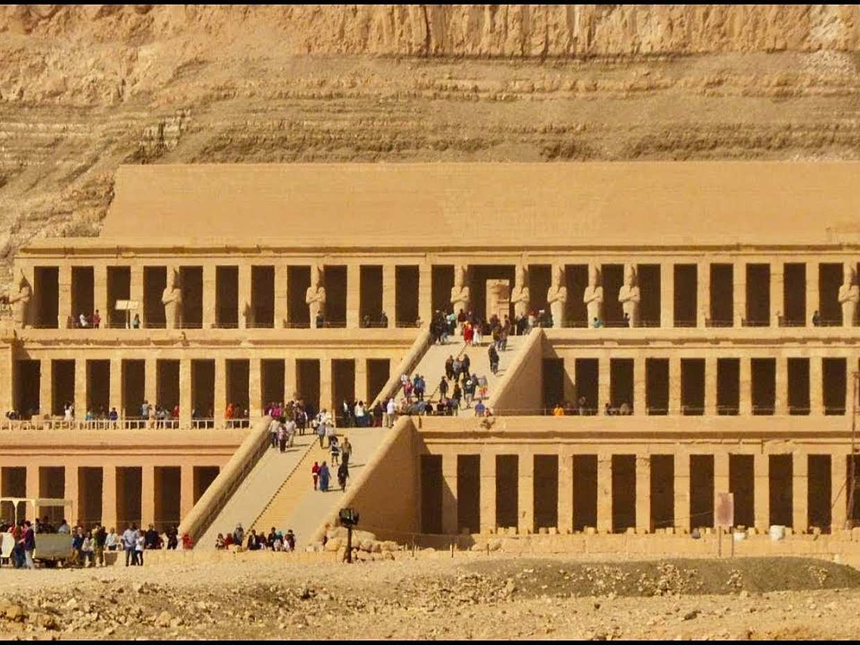 Crucero por el Nilo de 4 días desde Asuán a Luxor con Abu Simbel y paseo opcional en globo aerostático en Egipto., photo 4