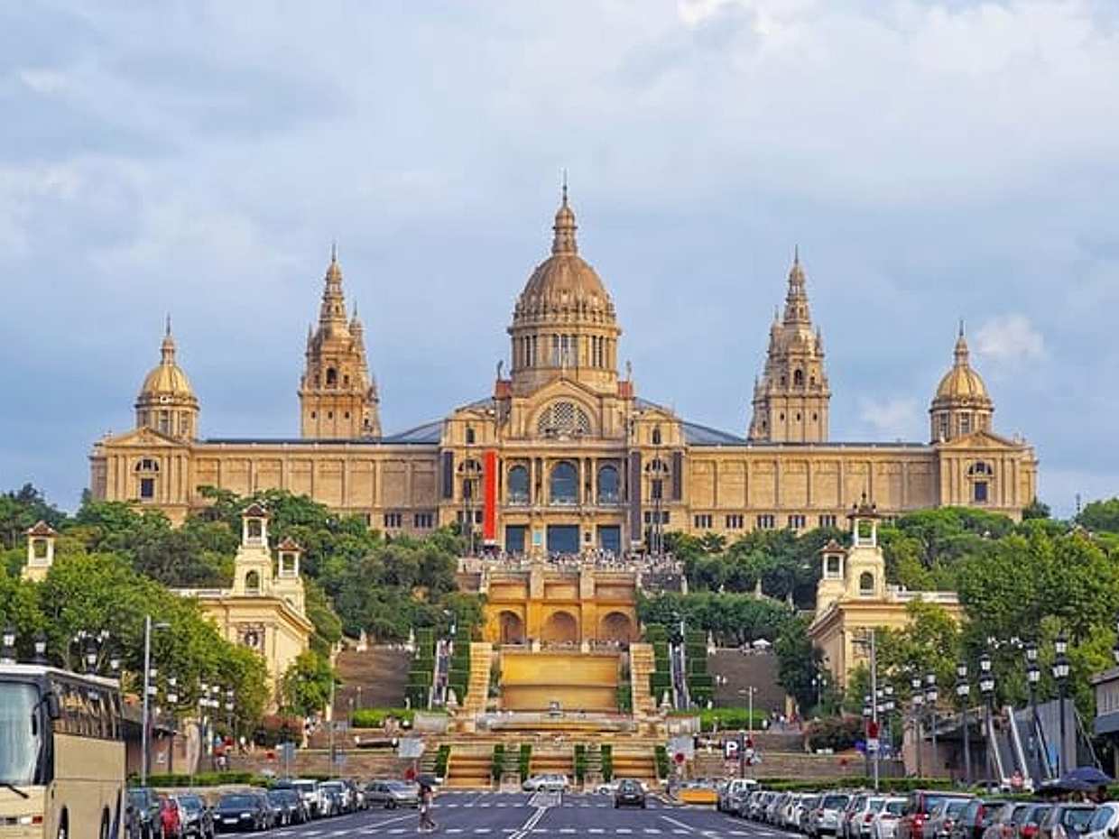 Caccia alle streghe a Montjuïc: Ricerca a enigmi autoguidata a Barcellona in Spagna, photo 2