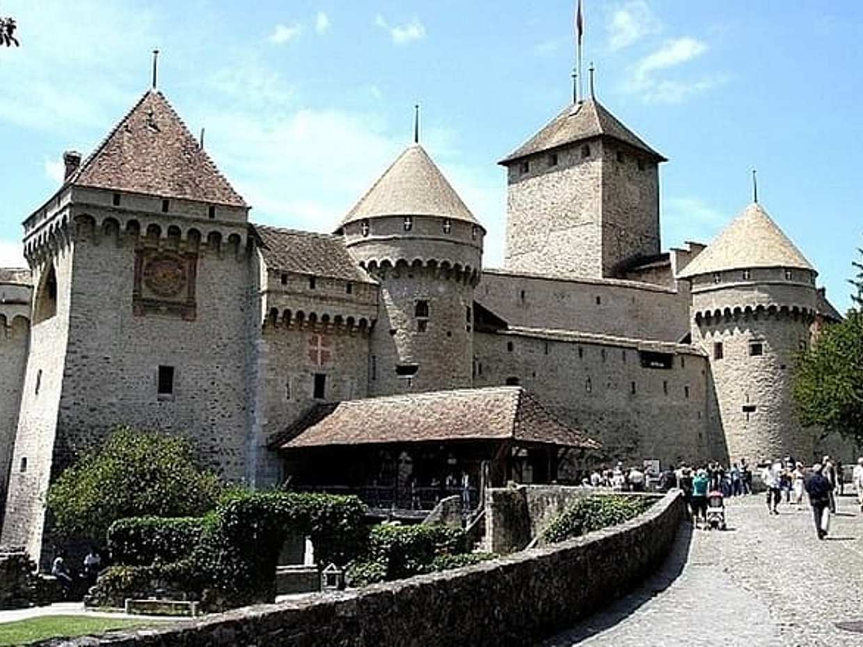 Full Day Private Tour to Geneva - Montreux and Chillon Castle in Switzerland, Genève