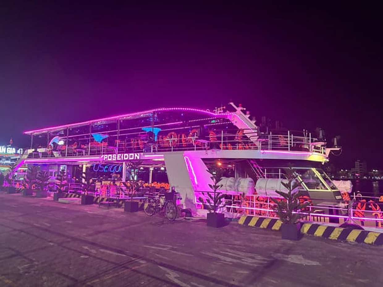 Da Nang: Private Tour Poseidon Dinner Cruise & Hotel Transfer, Vietnam, photo 4