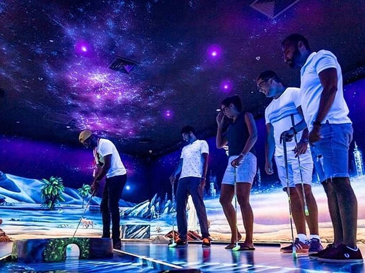 "3D Blacklight Minigolf Dubaj w Zjednoczonych Emiratach Arabskich, Szardża"