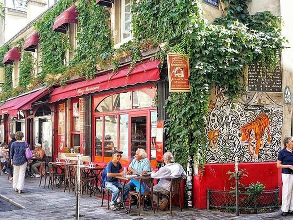 Full-Day to Le Marais with la Vallée Village Shopping Tour, photo 2
