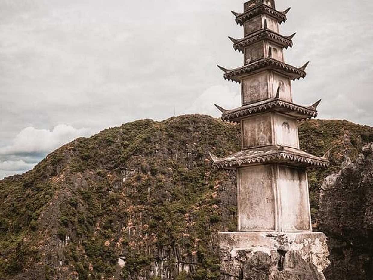 Imperial Splendor of Hue: Palaces, Pavilions & Royal Legacy in Vietnam, photo 2