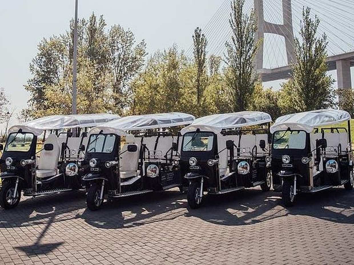 2 Hour Tuk Tuk Tour of the Old Town it will make you fall in love in Portugal, Lisbon, photo 4