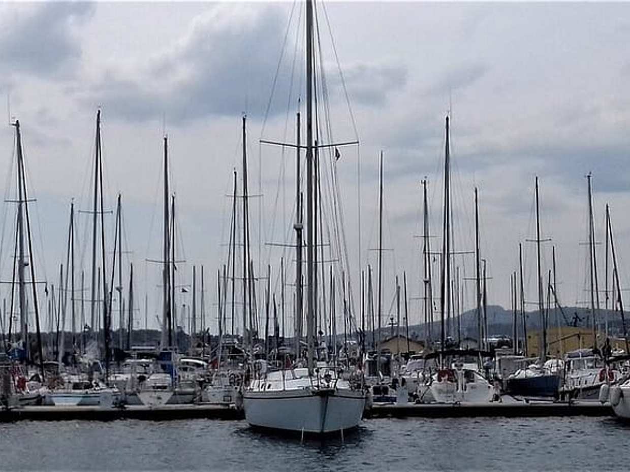 Private Transfer From Lyon To Toulon With a 2 Hour Stop