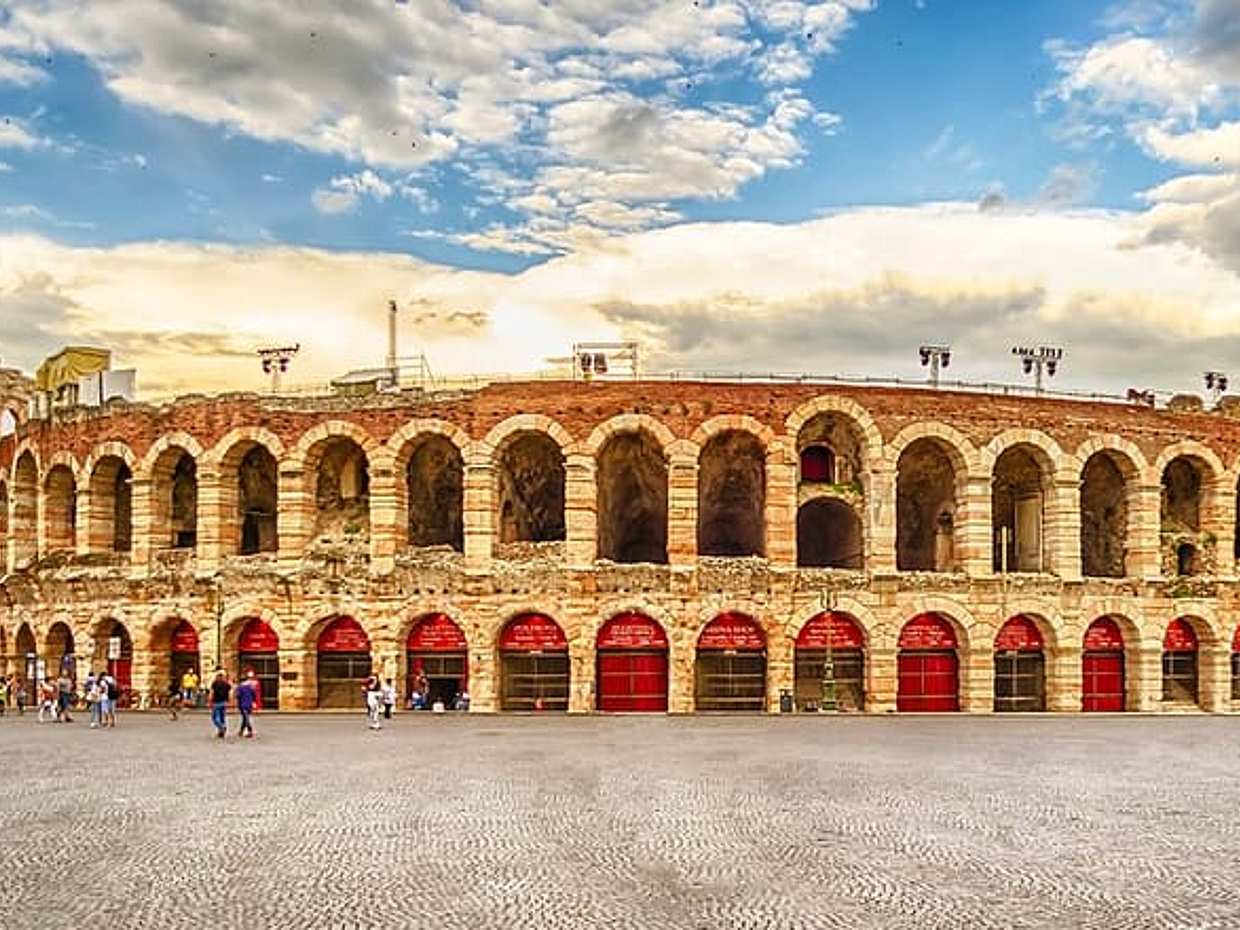 Private day trip from Venice to Verona, Lago di Garda & back