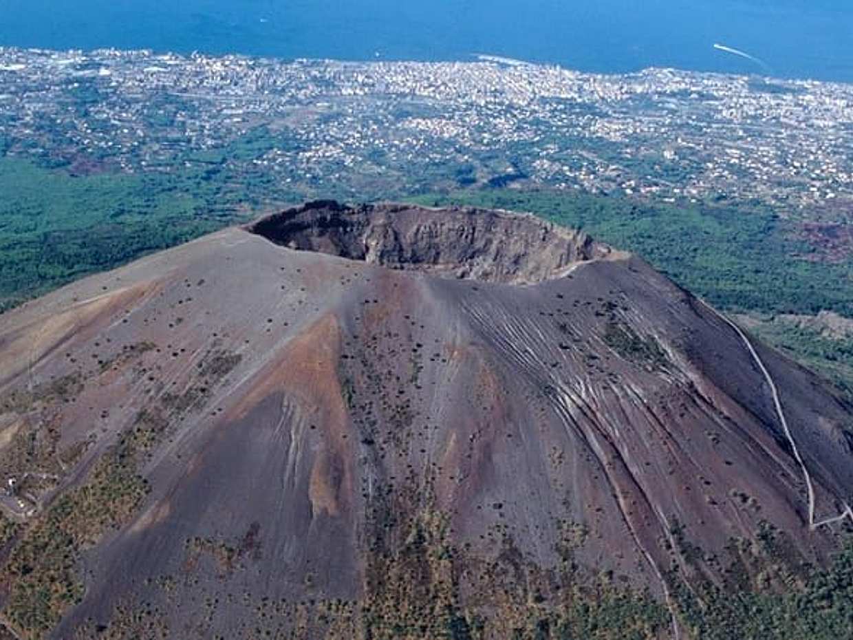 Volcano & Ruins: visit Mt. Vesuvius, Herculaneum and Pompeii tour in Italy, Napoli, photo 4