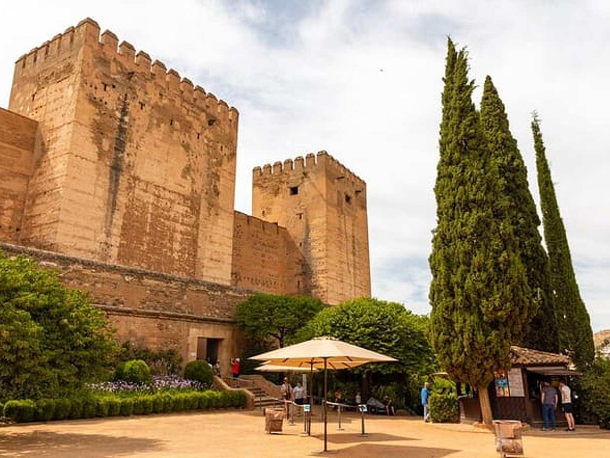 Granada Alhambra Selbstgeführte Stadtwanderung & Schnitzeljagd in Spanien, photo 3