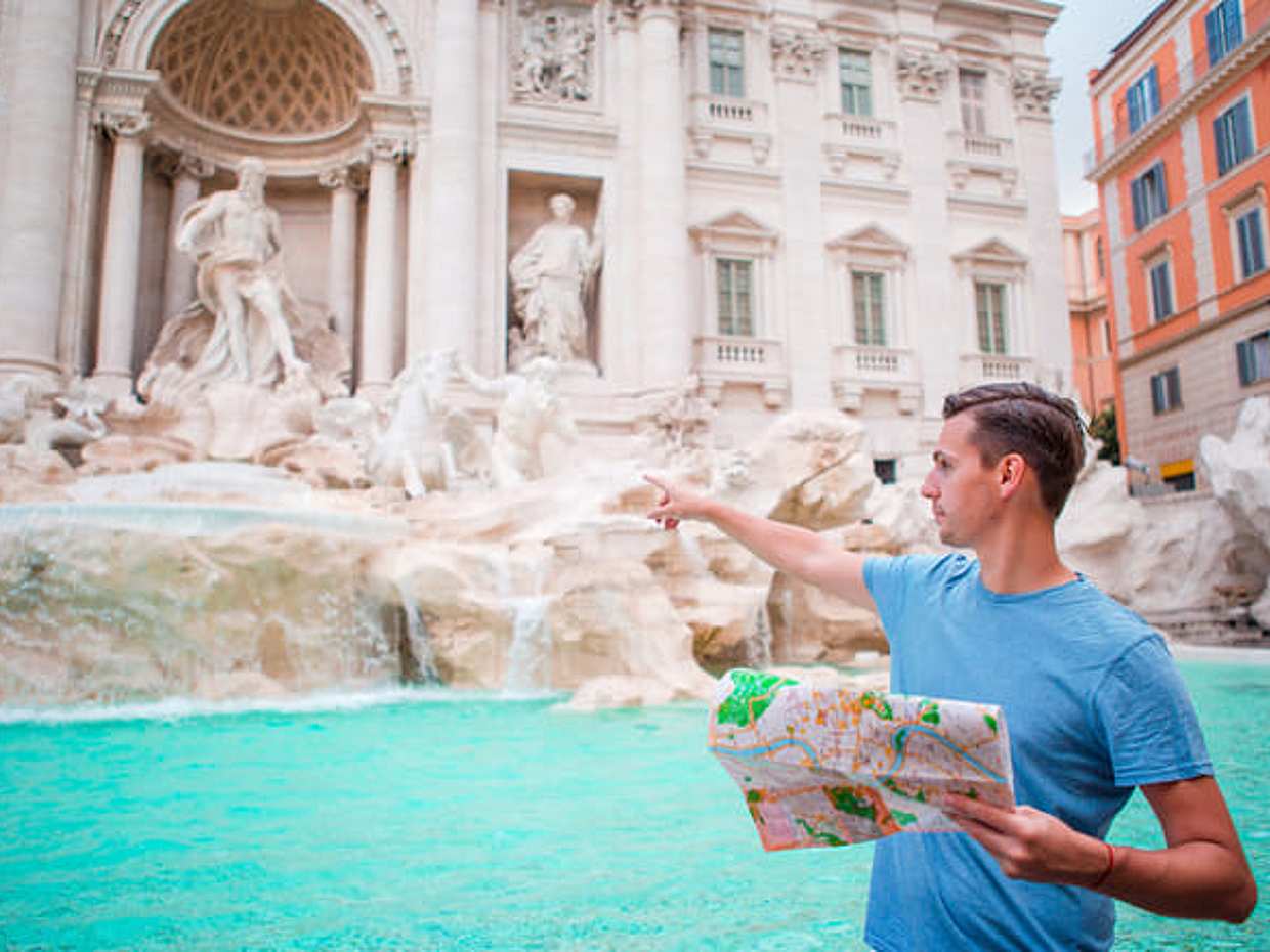 Piazzas and fountains of Rome walking tour
