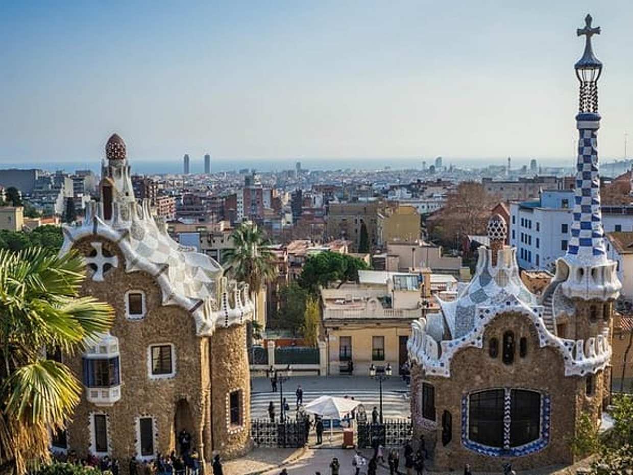 Private Contrast Barcelona Tour (4 Hours) - From Barcelona, photo 2