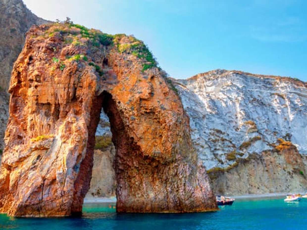 Ponza Island: PRIVATE Day Trip from Anzio with 6 hrs Boat Excursion & Lunch on board, photo 4