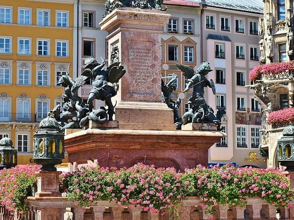 Munich Essentials - English Garden, Marienplatz & Royal Residenz, photo 5