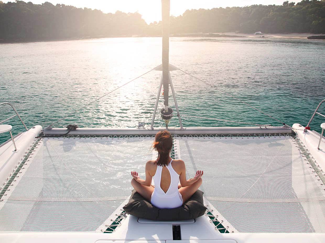 Esperienza di catamarano di lusso di un'intera giornata a Bali