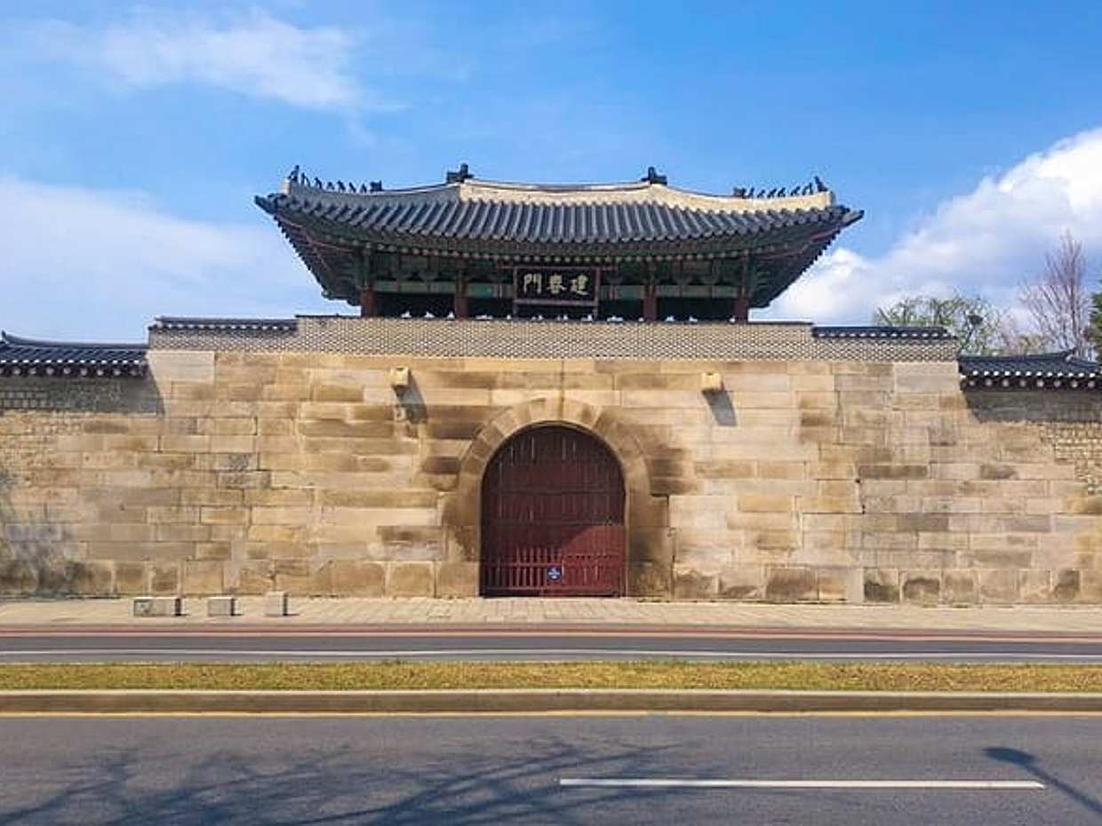 Zombie Royals of Seoul: Self-Guided Puzzle Adventure in South Korea, photo 4