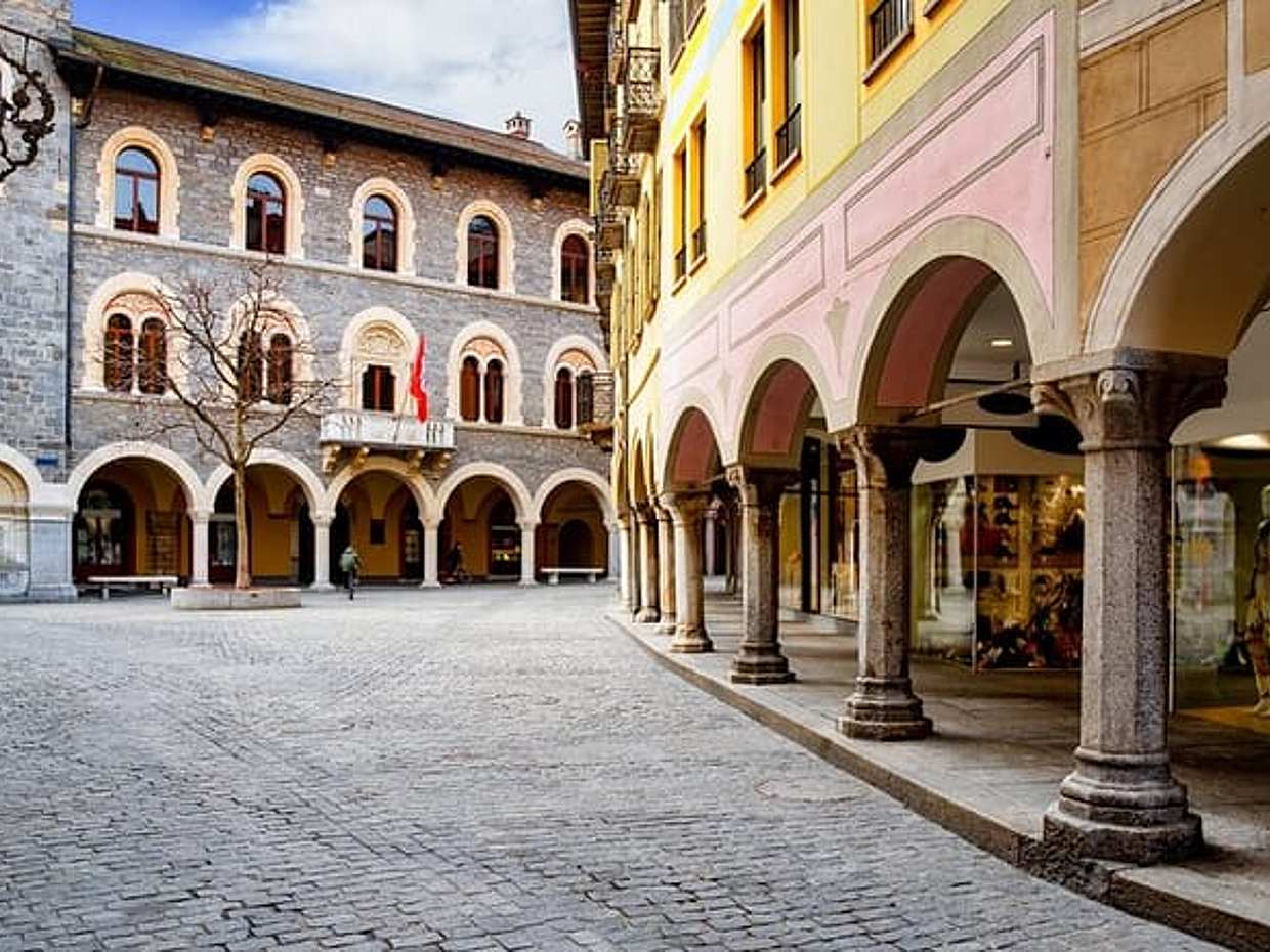 Zürih'ten Lugano'ya özel transfer, İsviçre Bellinzona'da 2 saat mola, Zürih, photo 2