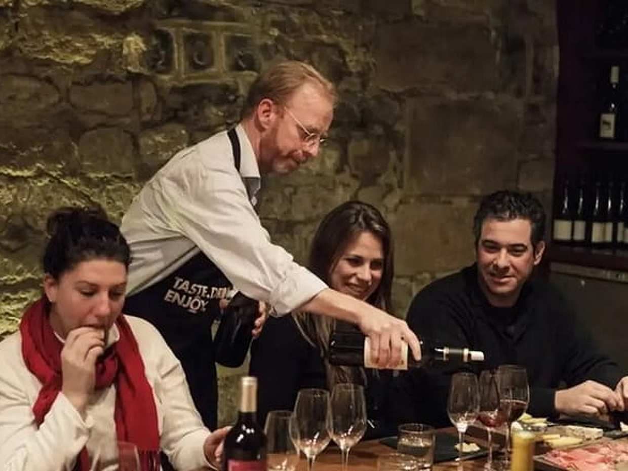 5 hours Tour at Marais and Montmartre in Paris with Wine Tasting, photo 2