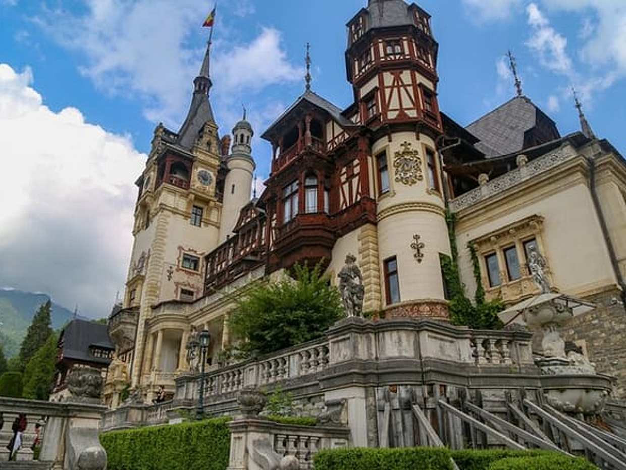 Peles and Cantacuzino Castles Small Group Day Tour from Brasov in Romania, Brașov, photo 2