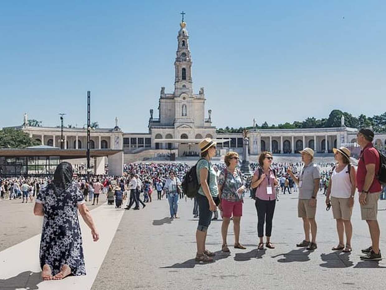 Fatima and Coimbra Religious Tour: Private Day Trip from Lisbon in Portugal