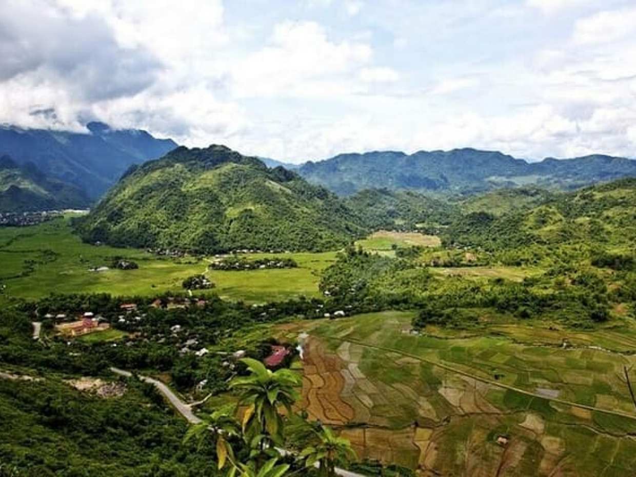 Mai Chau Valley Group Day Tour From Hanoi (Bike + Ethnic Village), photo 5