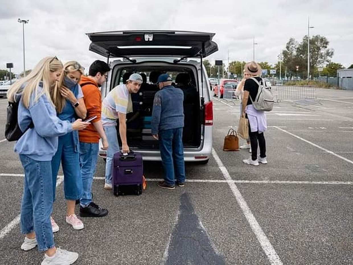 Private Hanoi Airport Transfer: One Way or Two Ways Transfer, photo 2