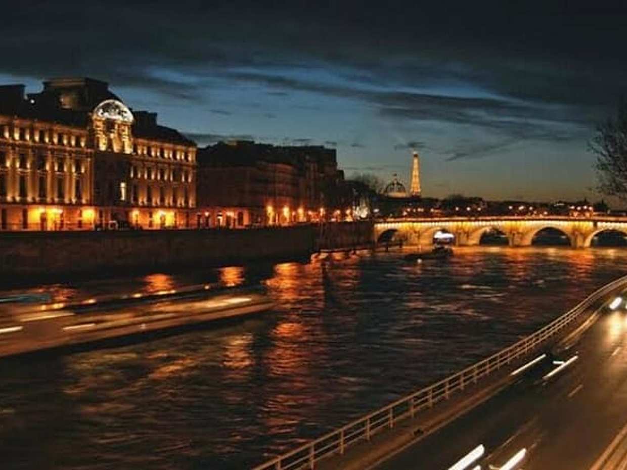 Tour Notturno Privato a Parigi con prelievo in Hotel in Francia
