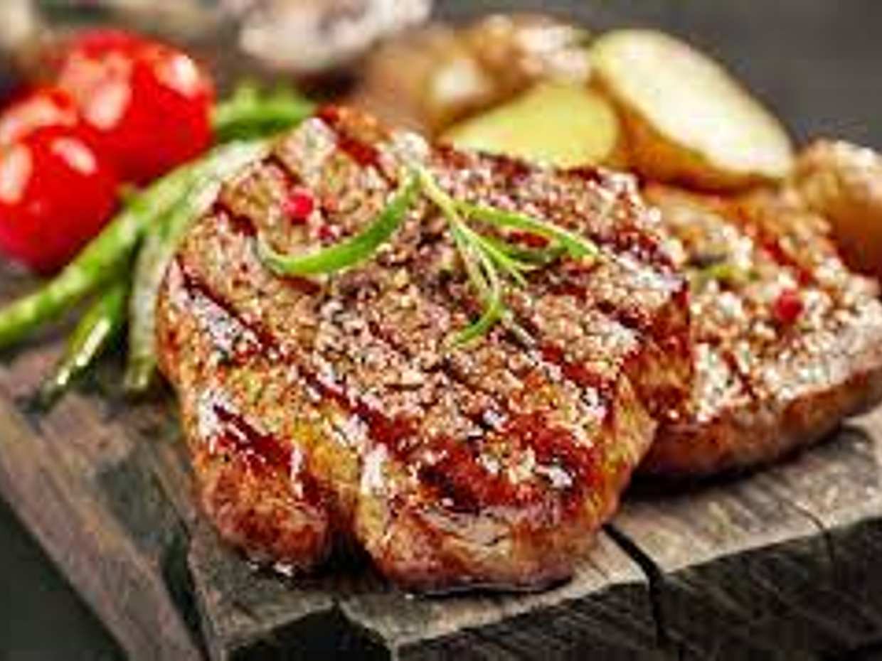 Bosphorus Cruise with Steak Dinner and Turkish Night Show in Istanbul, Türkiye