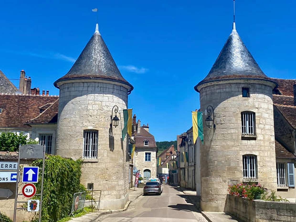 Chablis Wine Tastings Delights by Maison Regnard & J.M. Brocard Small Group from Paris.
