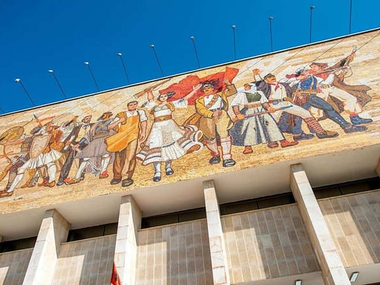 Visite à pied de Tirana en Albanie