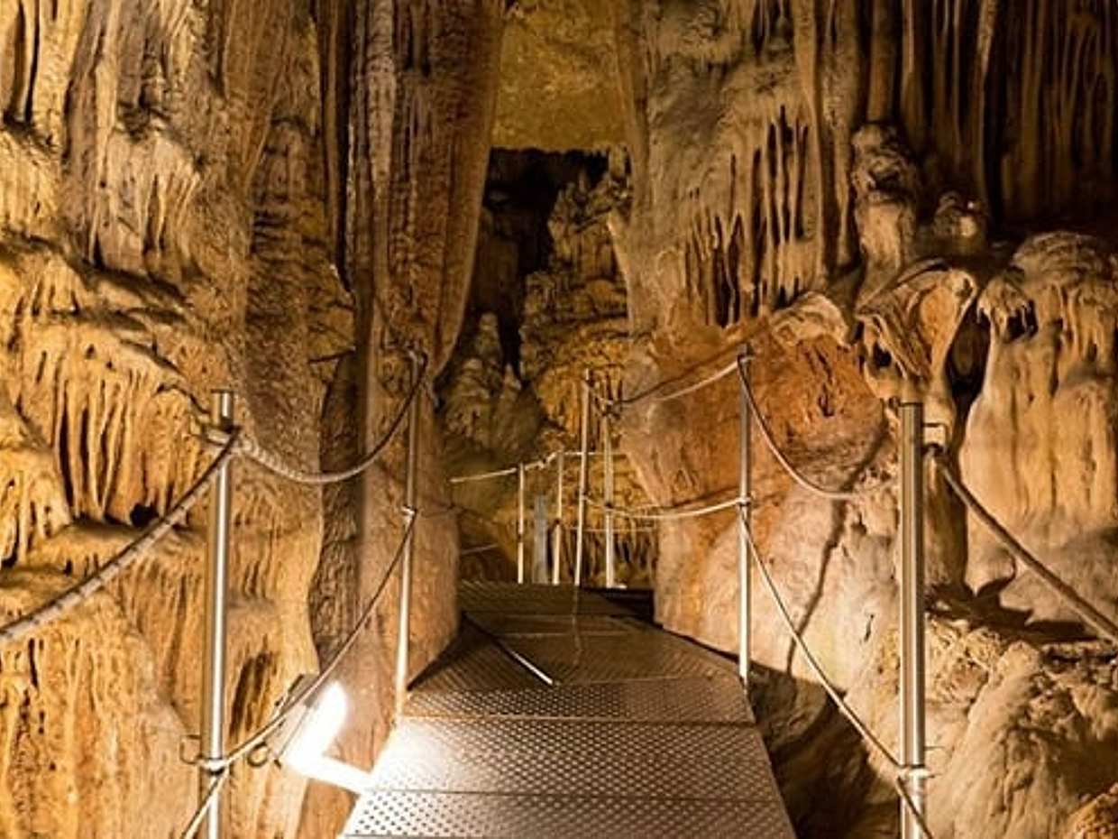 Private Tour from Rethymno: Sfendoni Cave and Psiloritis Day trip