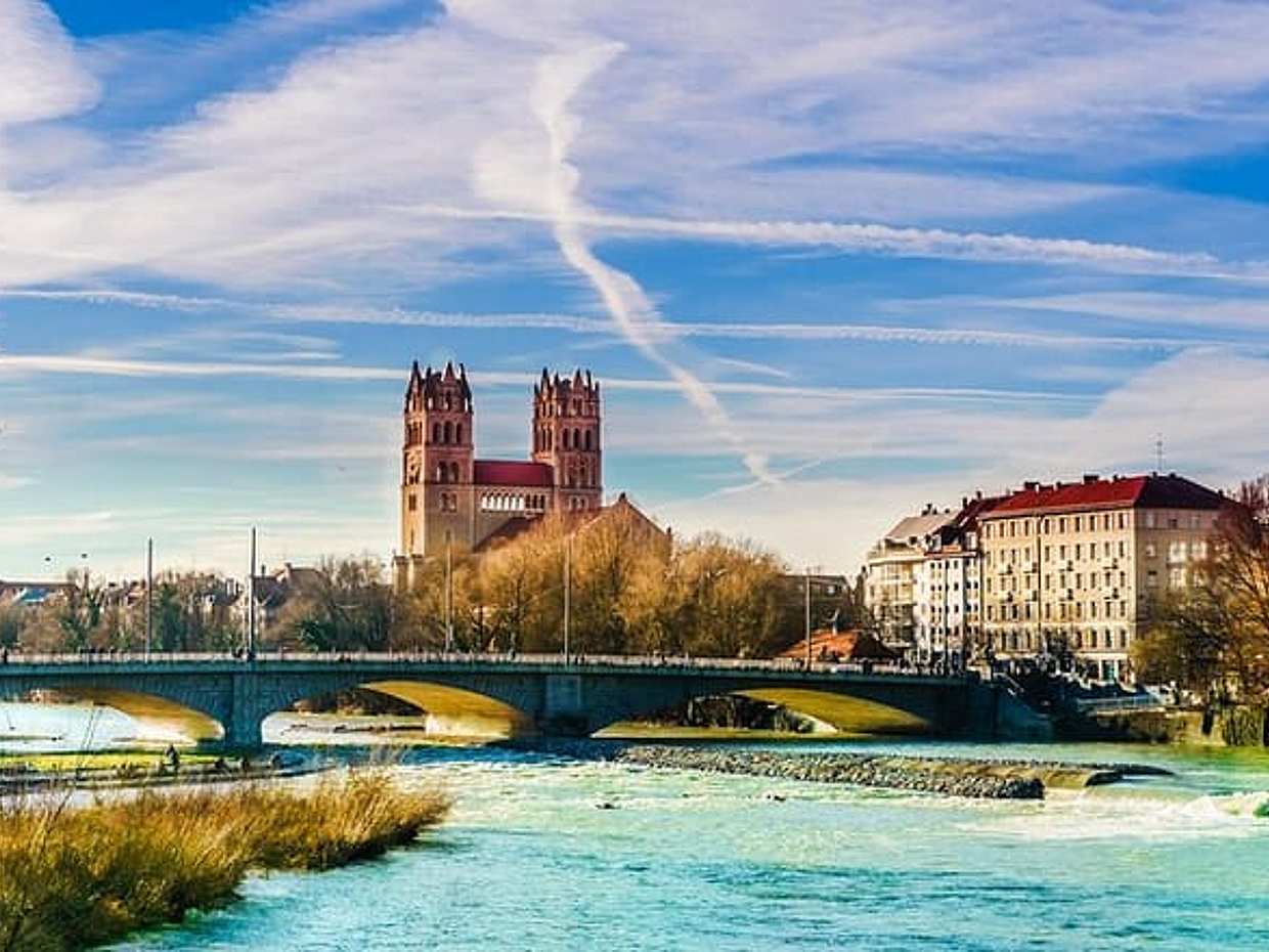 Vilshofen to Munich 1-Way Private Transfer with Sightseeing Stop, photo 2