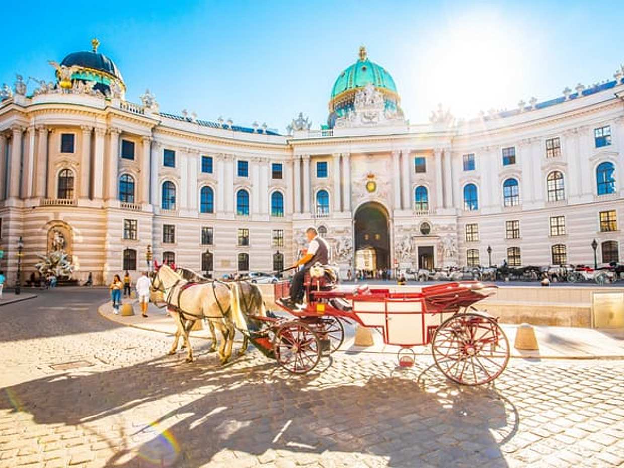 Pomiń kolejkę: Muzeum Sisi, Hofburg i Ogrody. Wycieczka po Wiedniu – francuski w Austrii