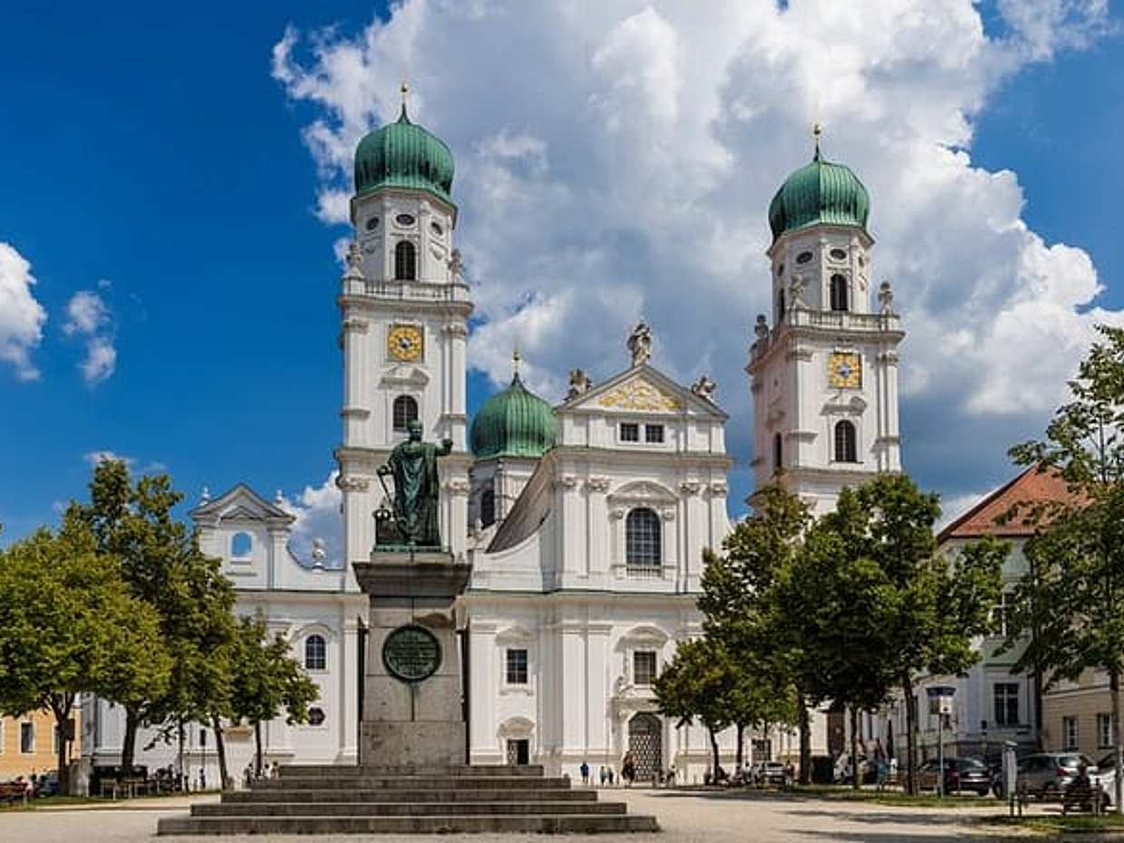 Prague to Passau Private 1-Way Transfer with a Sightseeing Stop, photo 2