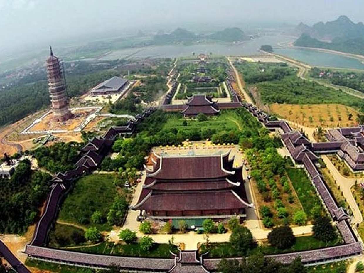 Hanoi - Bai Dinh Pagoda and Natural Trang An excursion sightseeing full day, photo 3