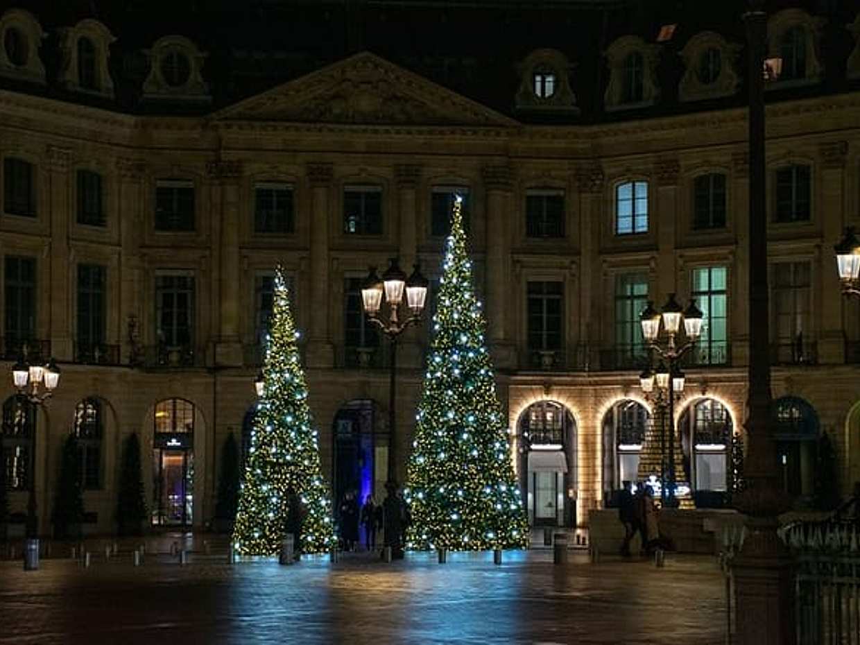 Paris Christmas Lights Small Group Walking Tour with Local Guide, photo 4
