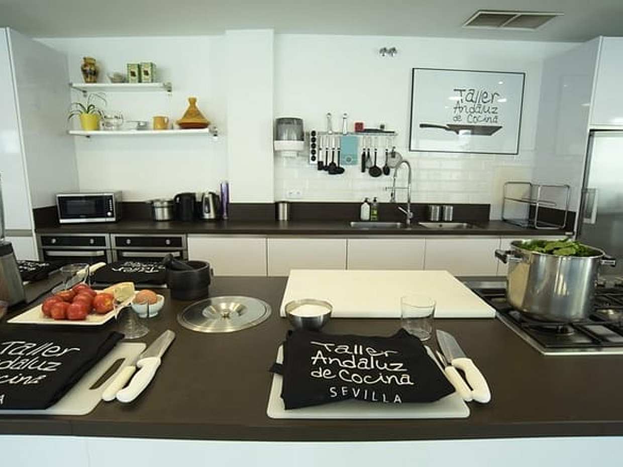 "Sevilla: Kurz vaření paelly a tapas + prohlídka trhu Triana ve Španělsku", photo 4